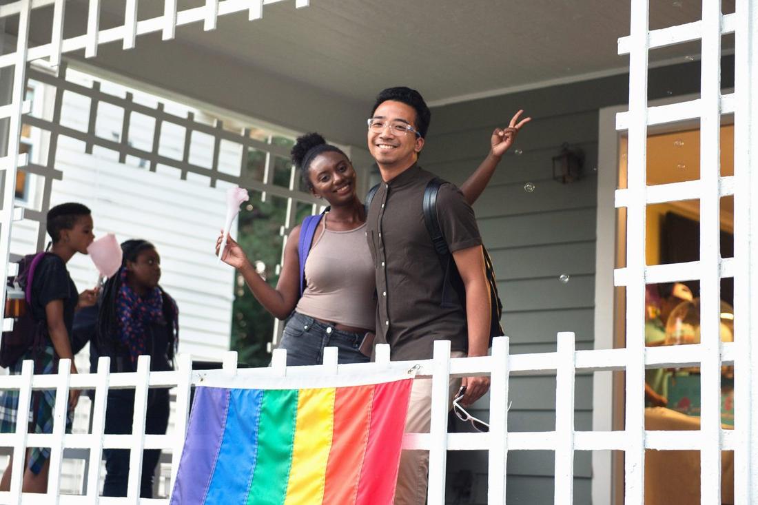 LGBT资源中心的学生欢迎社交
